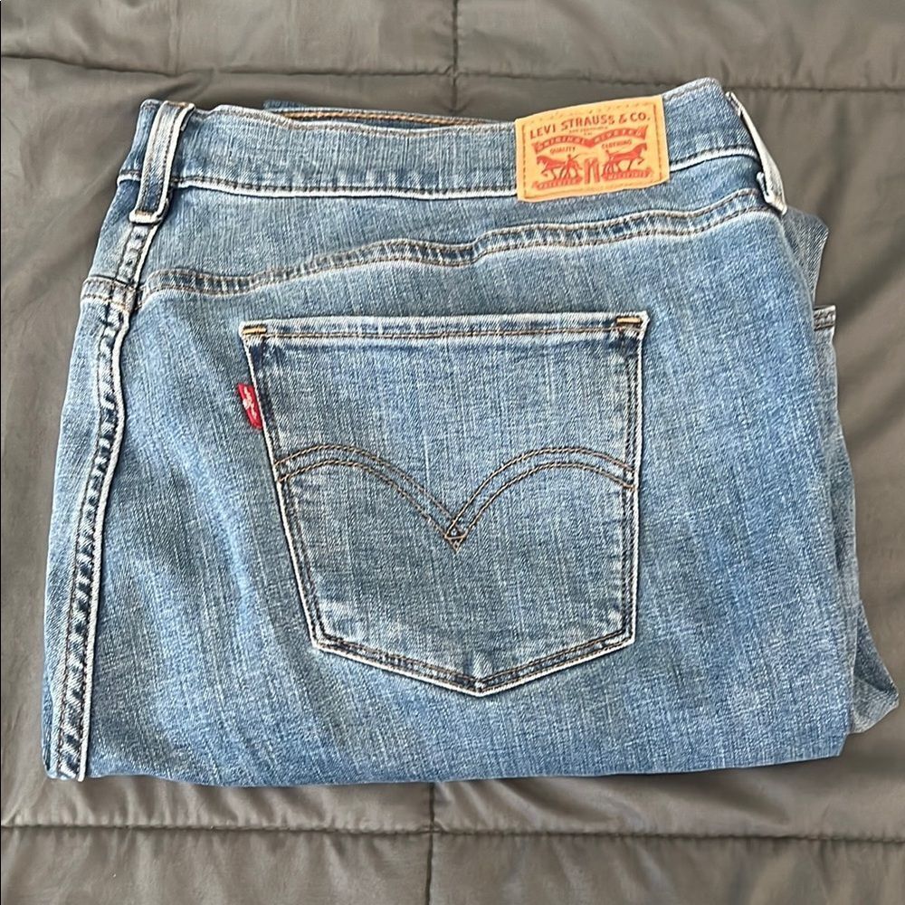 Levi’s 415 Classic Boot Jean Light Wash Size 24W